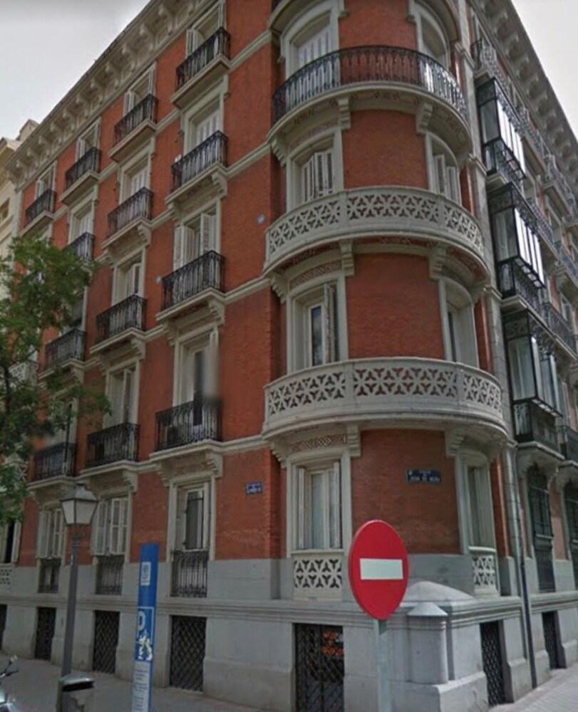 A And Z Juan De Mena (Adults Only) Hotel Madrid Luaran gambar